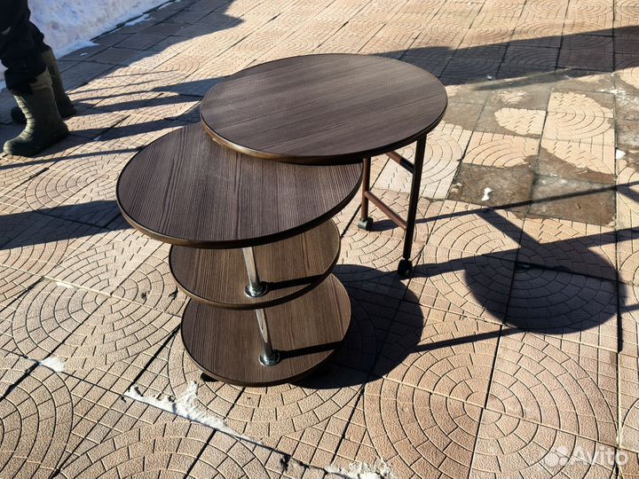 Журнальный столик круглый на колесах