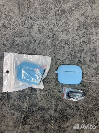 Чехол на AirPods Pro светящийся голубой