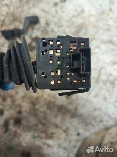 Подрулевой переключатель дворников Opel Meriva