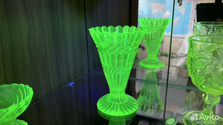 Ваза Урановое стекло Англия