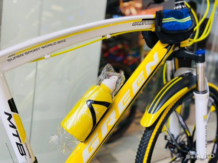 Спортивный велосипед на литых дисках