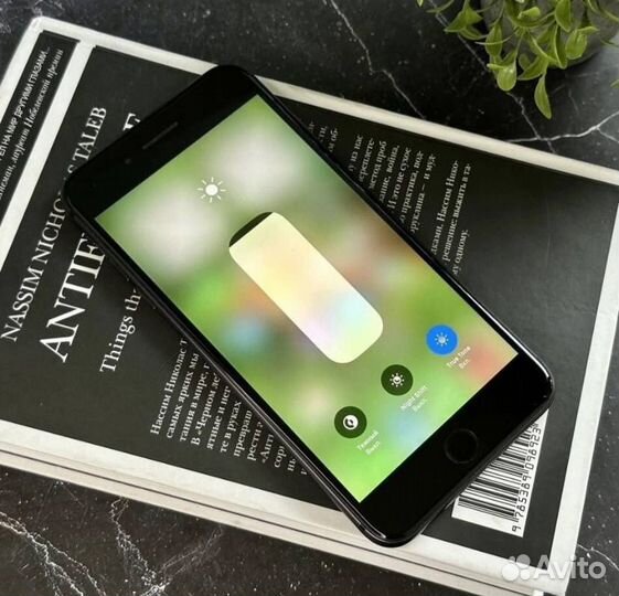 iPhone 8 Plus, 64 ГБ
