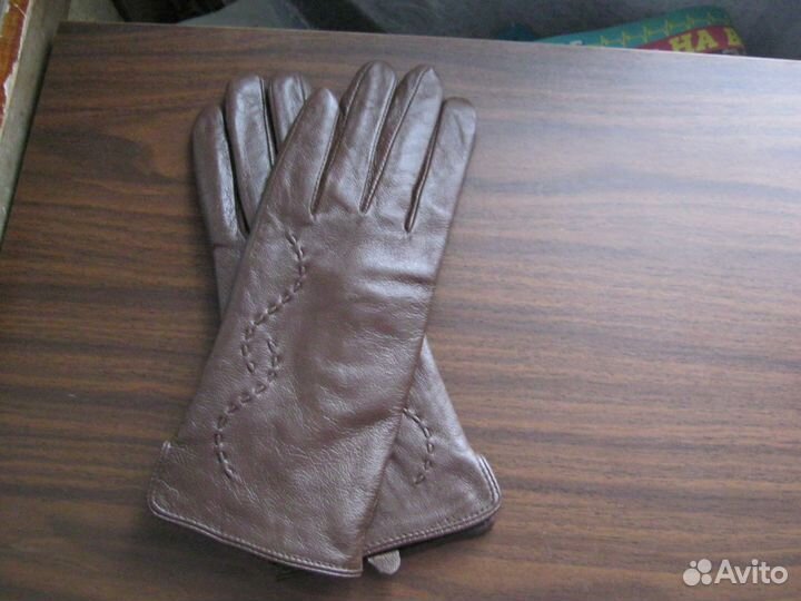 Перчатки женские кожаные новые 7.5