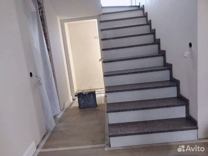 Лестница из искусственного камня акрил и кварц