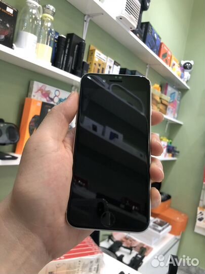 iPhone se 2020 64 gb