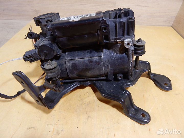 Компрессор пневмоподвески Mercedes E-Class W211