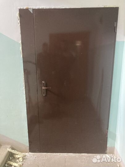 Тамбурная дверь