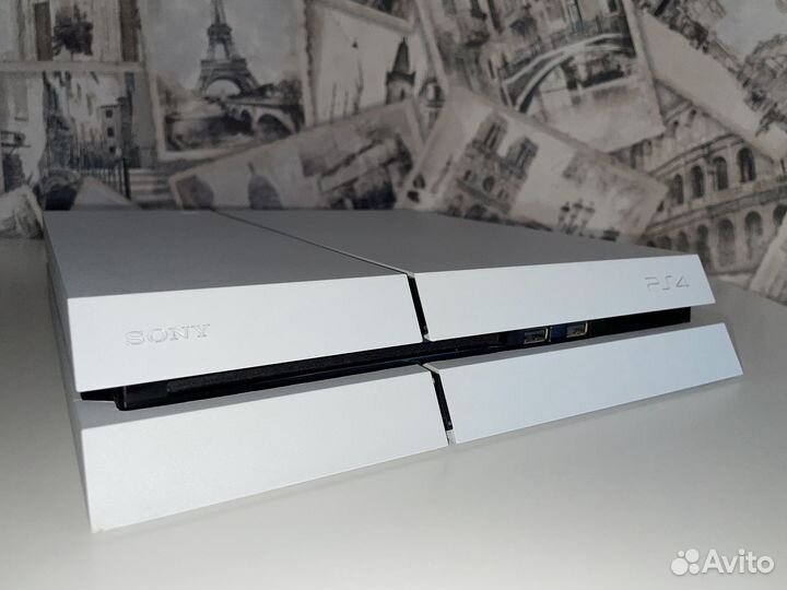 Белая Sony PS4