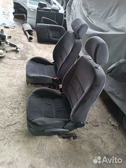 Сиденье переднее Volkswagen Jetta 4