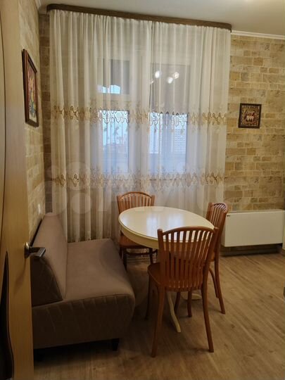 2-к. квартира, 57,4 м², 7/25 эт.