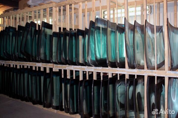 Стекло лобовое на Skoda