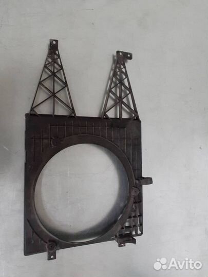 Диффузор вентилятора Volkswagen Golf 4 2000