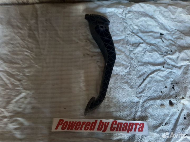 Педаль газа Рено Логан