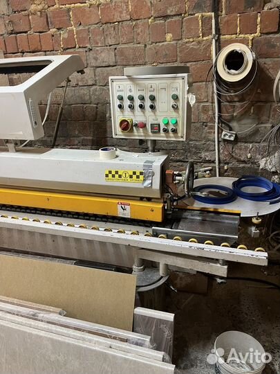 Кромкооблицовочный станок