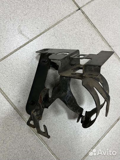 Крепление топливного фильтра renault kangoo 2