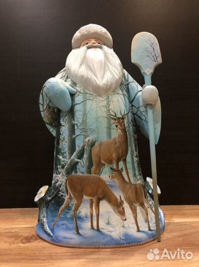 Дед мороз резной из дерева