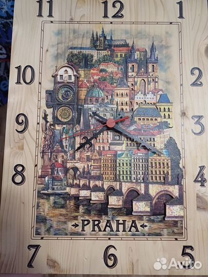 Оригинальные часы из Чехии