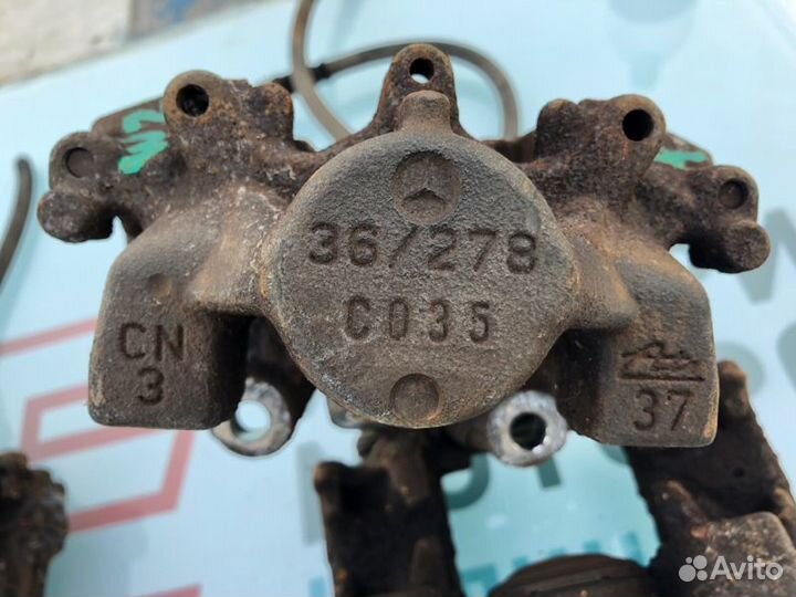 Суппорт задний правый Mercedes C-Class W203