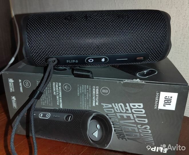 Портативная колонка jbl