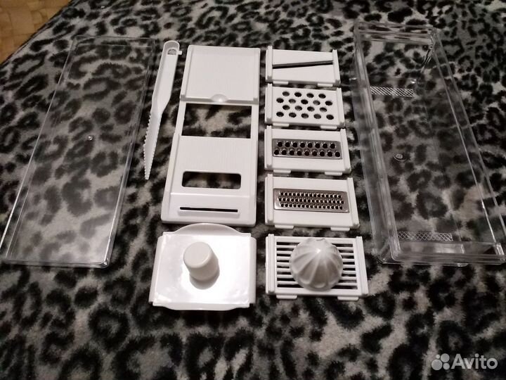 Набор тёрок для овощей с контейнером