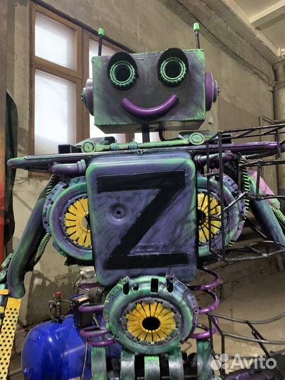 Робот из метллолома