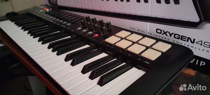 M-Audio Oxygen 49 Mk 4 midi клавиатура