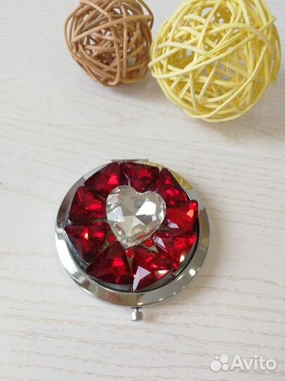 Зеркала настольные и карманные складные новые