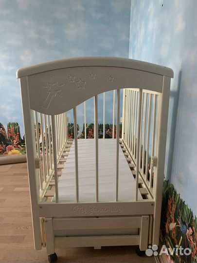 Детская кроватка с матрасиком