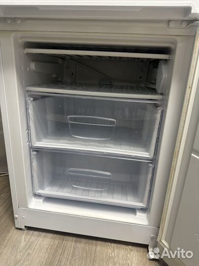 Холодильник indesit