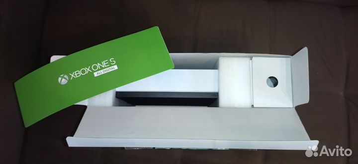 Xbox One s all digital 1 тб + ориг. контроллер