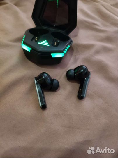 Беспроводные наушники TWS