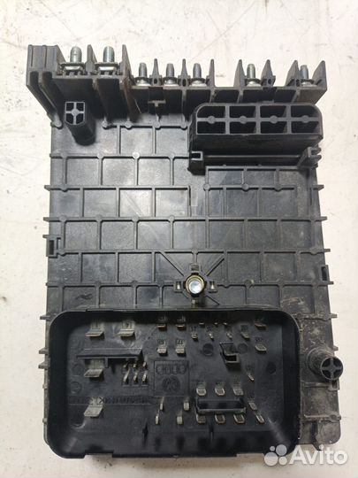 Блок предохранителей Volkswagen Passat b6