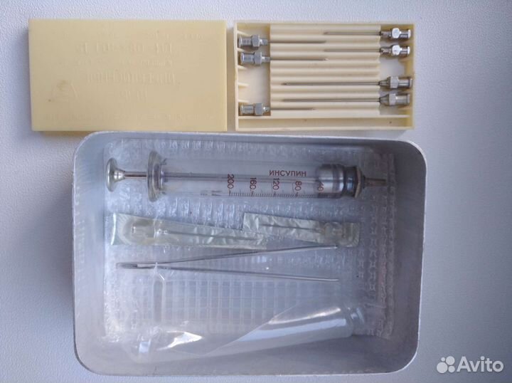 Шприцы стеклянные СССР иголки