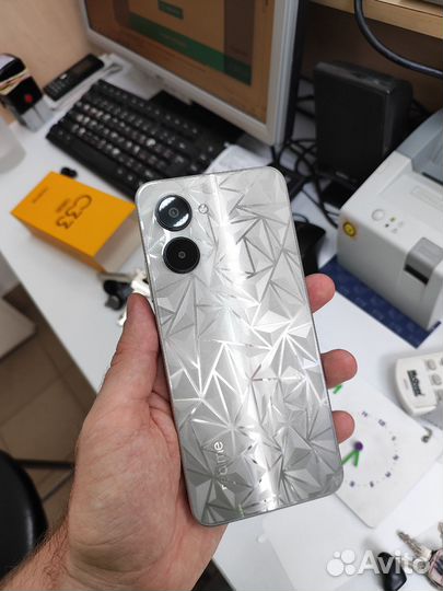 Наклейка гидрогелевой пленки на смартфон 360