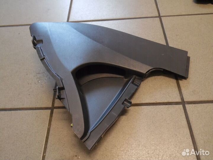 Консоль между сидениями правая Тойота Камри 40