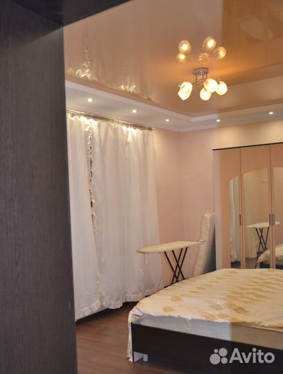 Шторы и покрывало бу