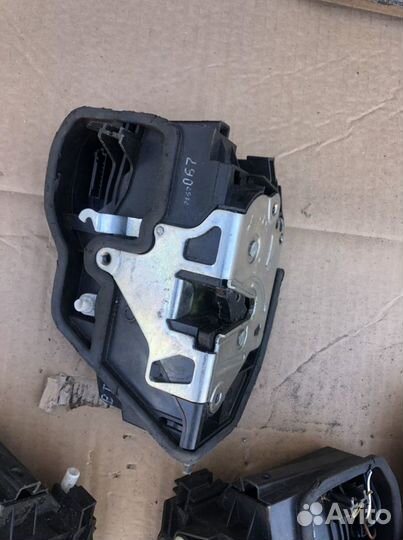 Замок механизм на двери Bmw 5 e60 e61 бмв 5 е60