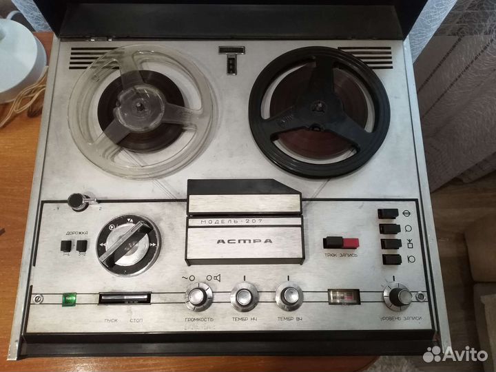 Катушечный магнитофон 
