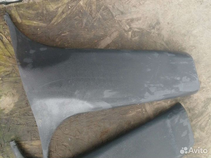 Накладка средней стойки нижняя левая правая ровер