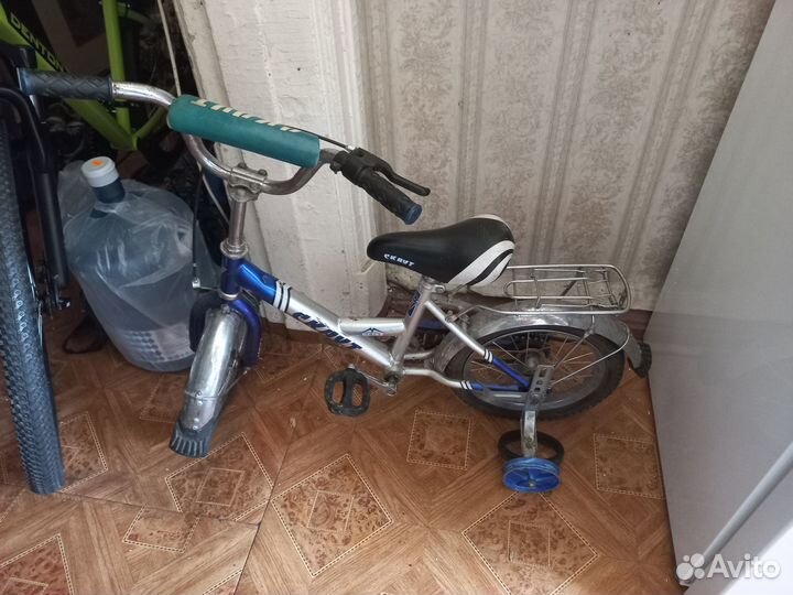 Велосипед подростковый два и детский ещё один
