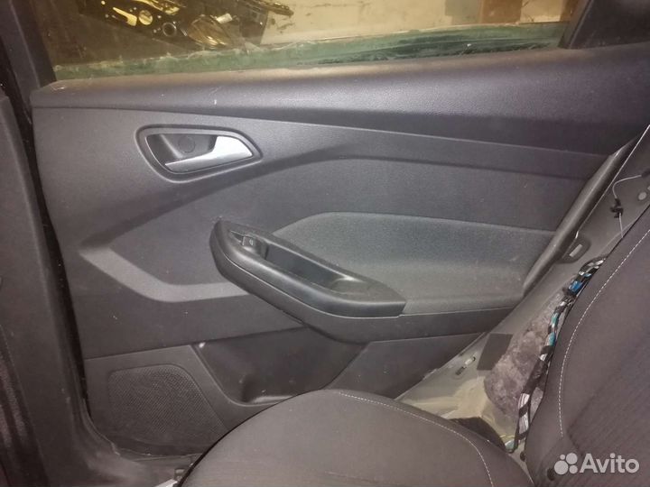 Ford Focus 1.6 AMT, 2012, битый, 52 000 км