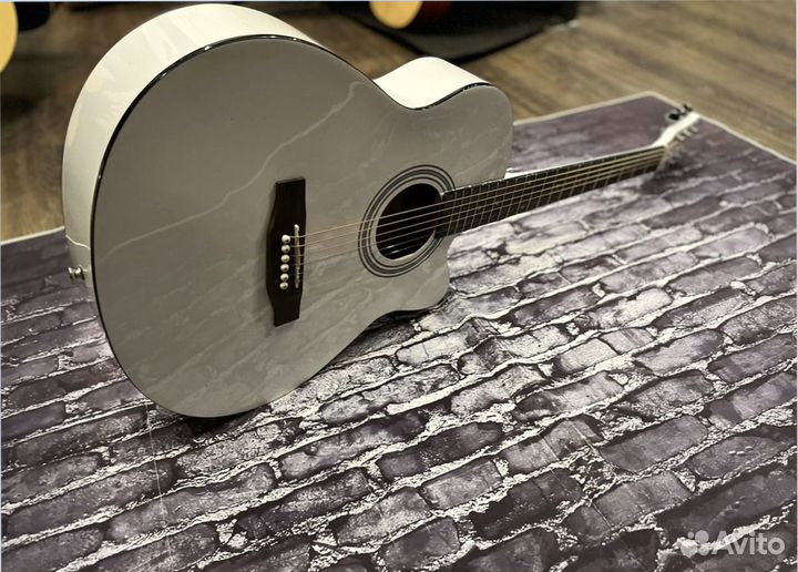 Акустическая гитара новая