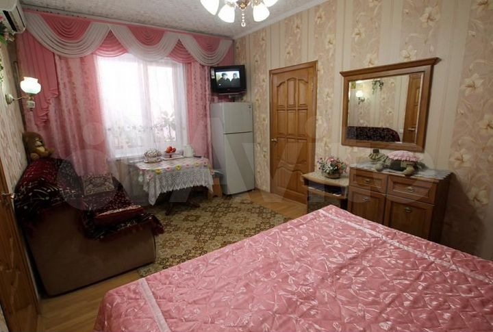 Комната 30 м² в 1-к., 1/2 эт.