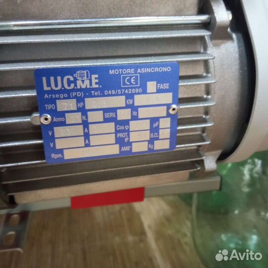 Электрический гребнеотделитель-измельчитель Италия