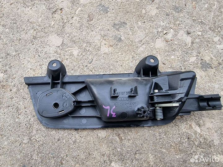 Ручка двери внутренняя задняя левая Audi A4 B6