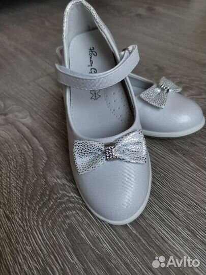 Туфли для девочки 30 размер новые