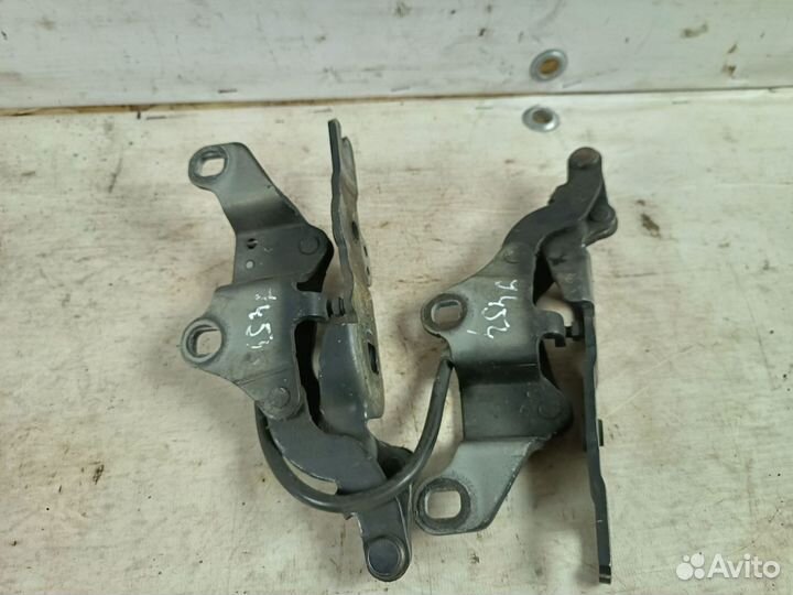 Петли капота BMW 1 серии, I (E81/E82/E87/E88) 2006