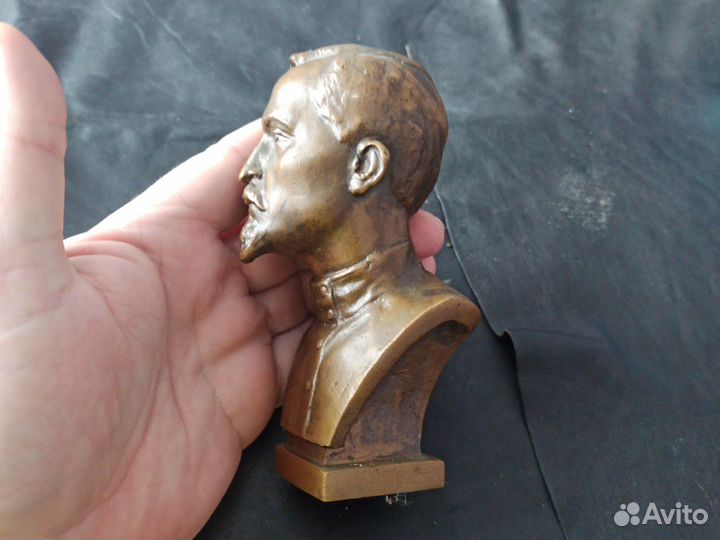 Бюст Дзержинского