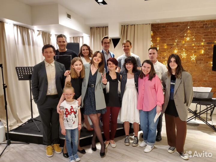 Преподаватель музыки (уроки вокала, фортепиано)