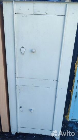 Сейф металлический